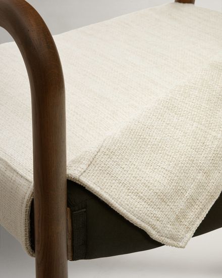 Стул Falconera со съемным чехлом из массива дуба с отделкой орех FSC Mix CreditСтул Falconera со съемным чехлом из массива дуба с черной отделкой FSC Mix Credit Испания La Forma