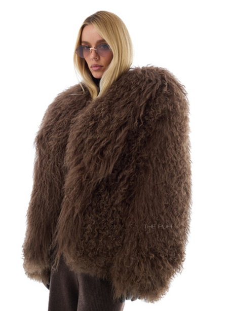 Коричневая короткая шуба из меха ламы