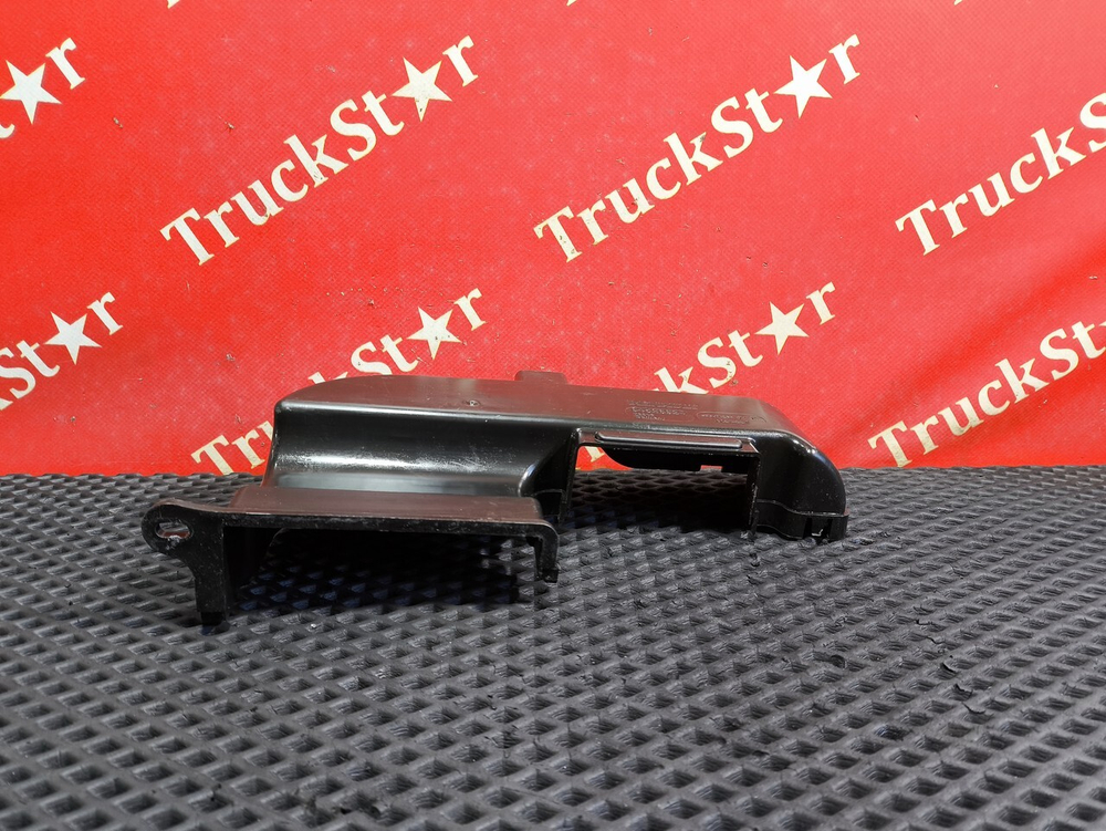 Крышка воздуховода кабины