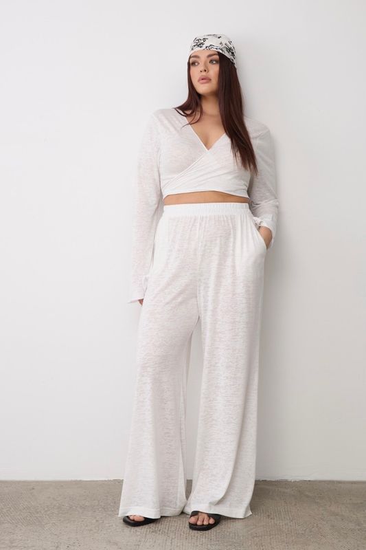 Костюм из тонкого трикотажа, молочный