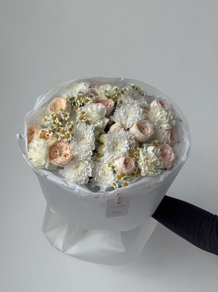 Букет сборный в нежно розовых оттенках размер M