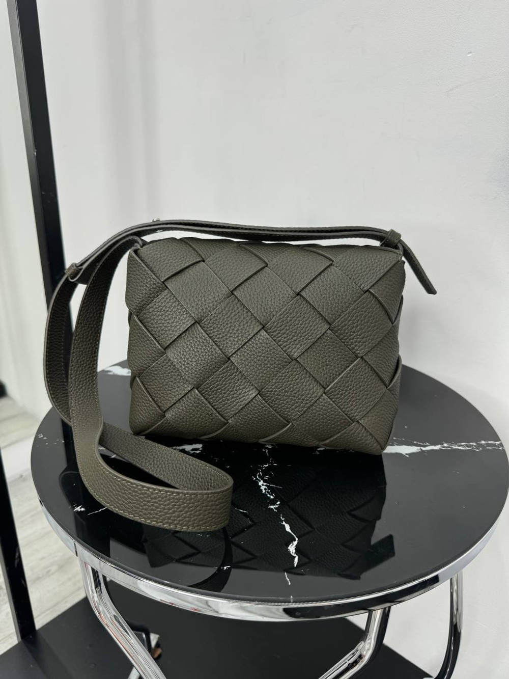 Сумка-мессенджер Bottega Veneta