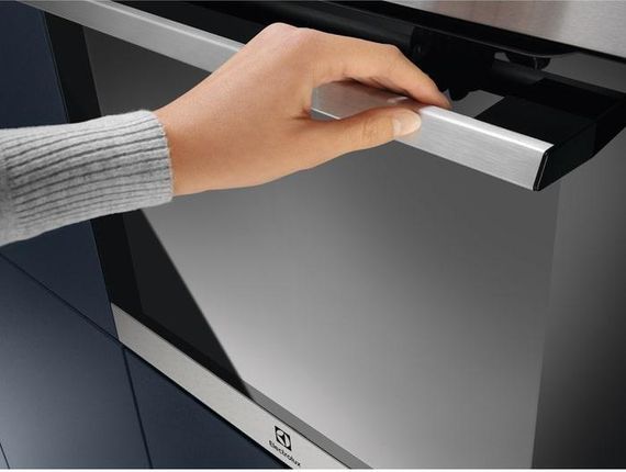 Духовой шкаф Electrolux EOF 4P74 X