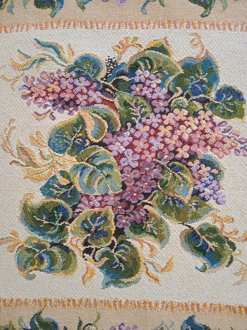 Декоративный гобеленовый чехол Сирень 47х47