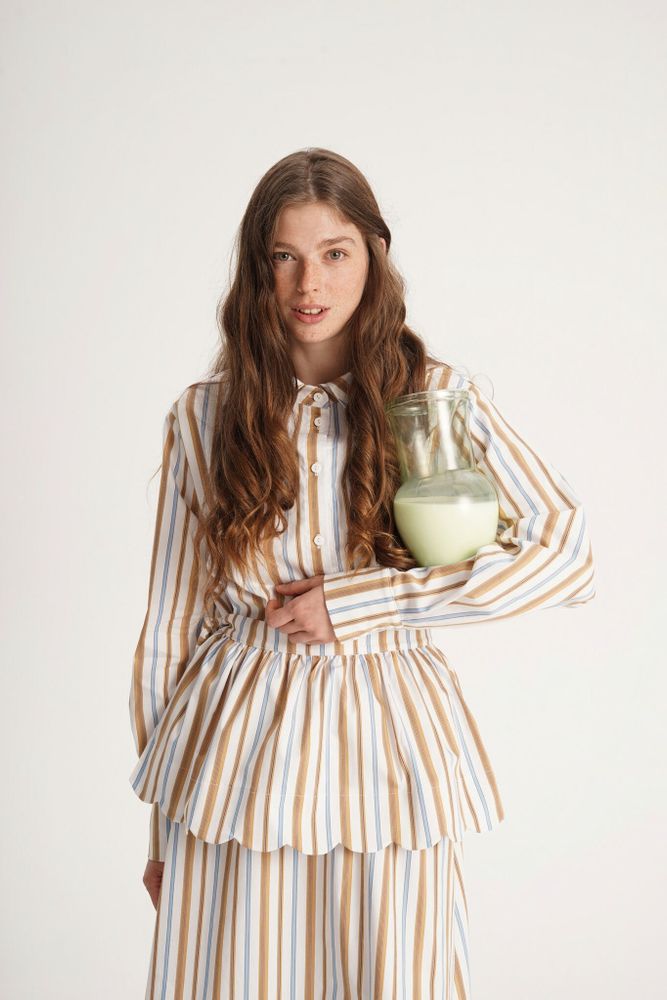 Баска фигурная, коричневая полоска на айвори