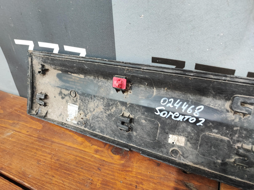Накладка двери задней правой Kia Sorento 2 (XM) 09-20 Б/У Оригинал 877342P000