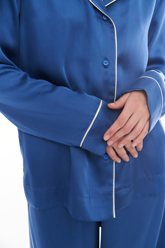 Блуза из тенселя с кантом дымчато-голубая