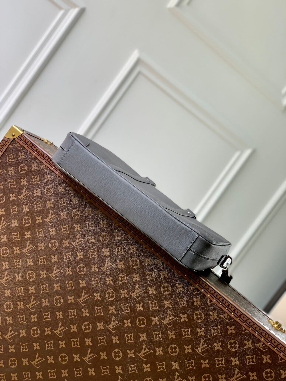 Louis Vuitton Porte Documents Voyage PM