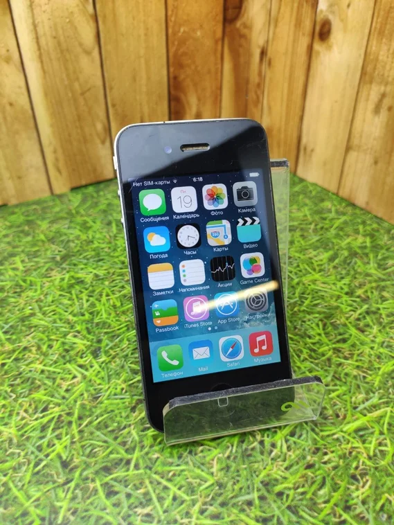 Смартфон iPhone 4 16Gb black (Витринный)