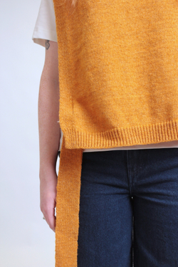 Манишка из шерсти оранжевая