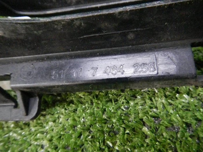 Решетка переднего бампера BMW 3er G20 (2018-2022)