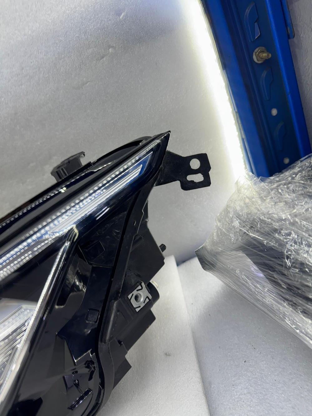 Фара IQ LED левая Volkswagen Golf 8.5 оригинал