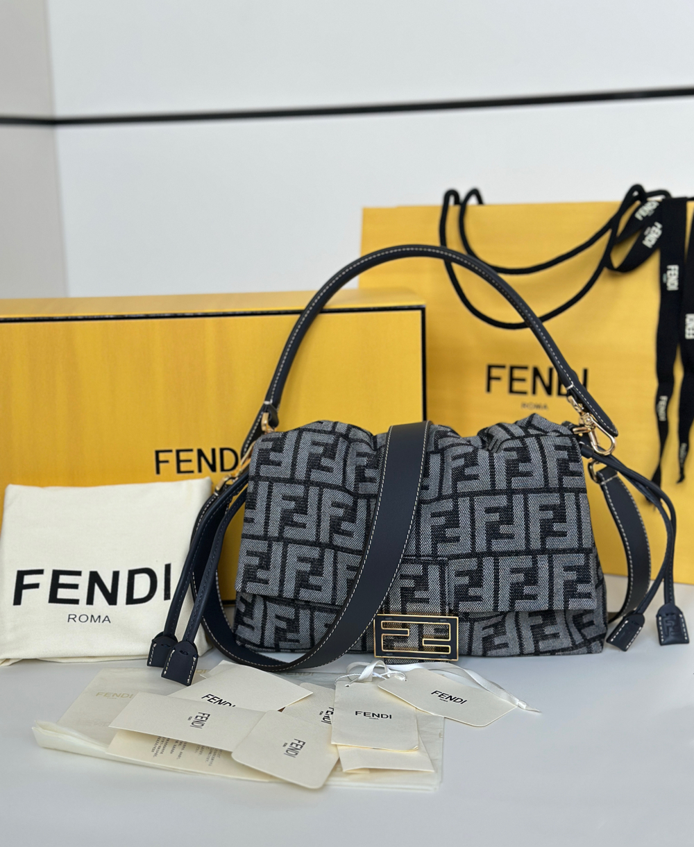 Fendi Medium Mamma Baguette 26 cm