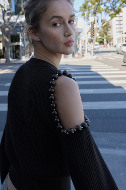 ZARA ДЖЕМПЕР В РУБЧИК С ВЫРЕЗАМИ И ШАРИКАМИ, ЧЕРНЫЙ