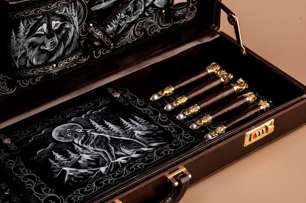 Подарочный набор для пикника в кейсе "Престиж №4"