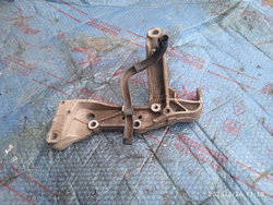 Кулак поворотный (кронштейн) левый Шкода Октавия А5 1.4 BUD Б/У