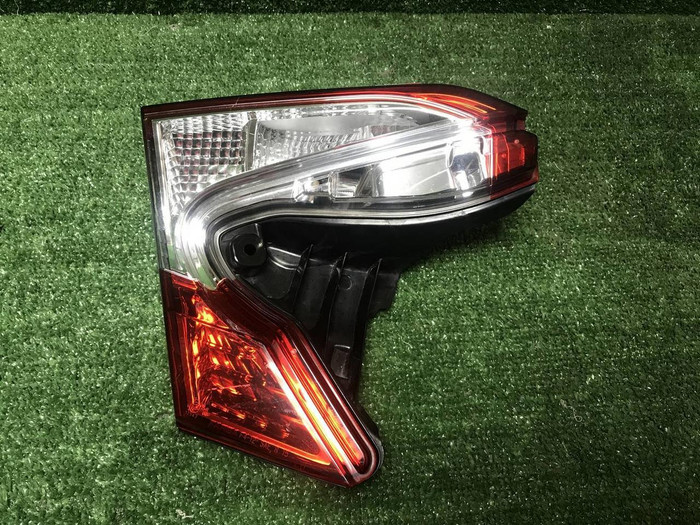 Фонарь левый внутренний Toyota C-HR 1 (2019-2023)