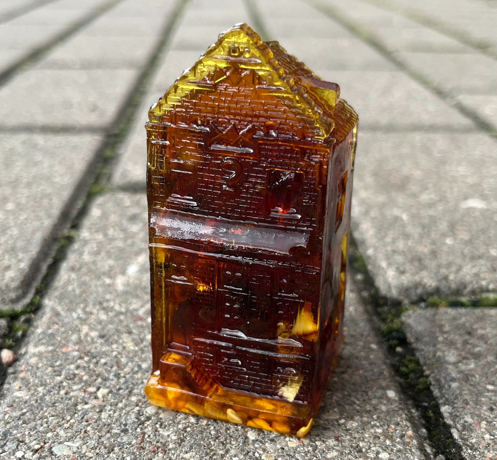 Домик с фронтоном