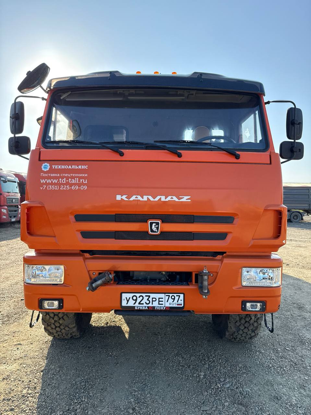 КамАЗ 43118 6x6 Бортовой с КМУ 438240-02 (Дизельный, 11,8 л, 300 л.с., МТ)