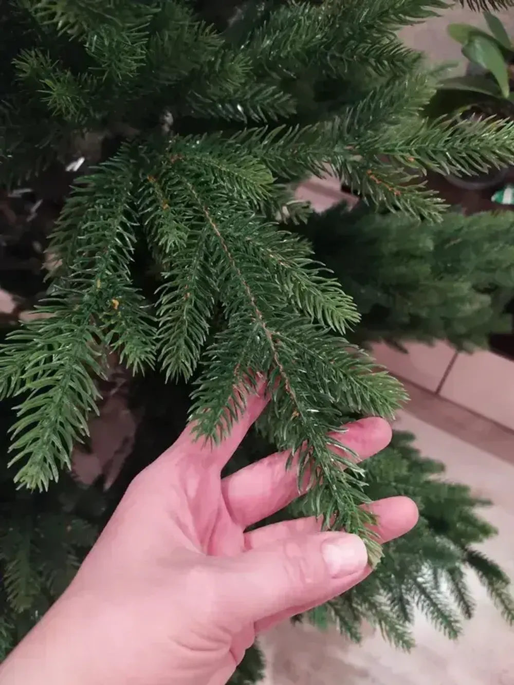 Елка с гирляндой встроенной «Сириус» (Литая хвоя) 250 см / 2,5 м