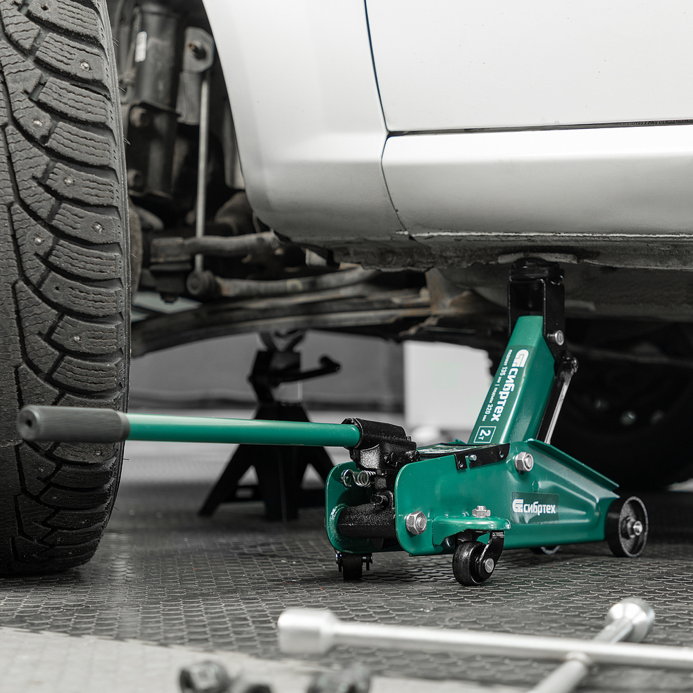 Домкрат гидравлический подкатной, 2 т, 135-320 мм Сибртех