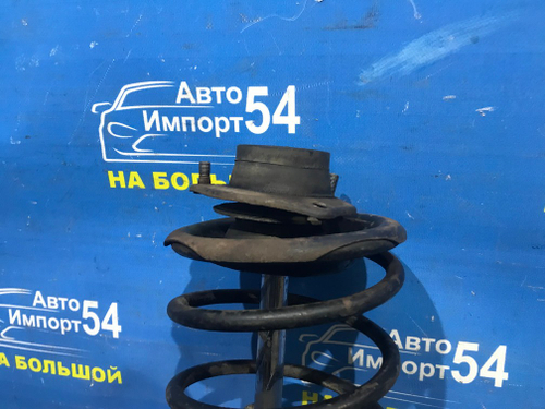 Стойка передняя правая NISSAN BLUEBIRD 1993