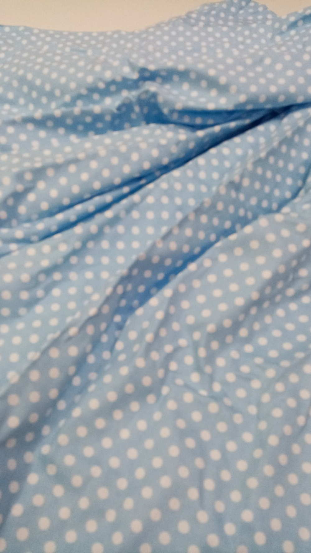 Поплин горохи на голубом