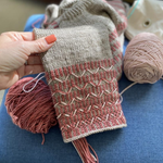 Описание по вязанию пуловера спицами "Bloom"