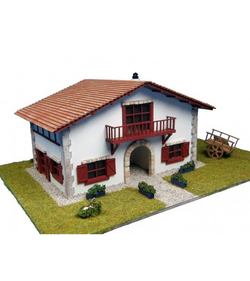 Сборная деревянная модель деревенского дома Artesania Latina Chalet kit de Caserío con carro, 1/72