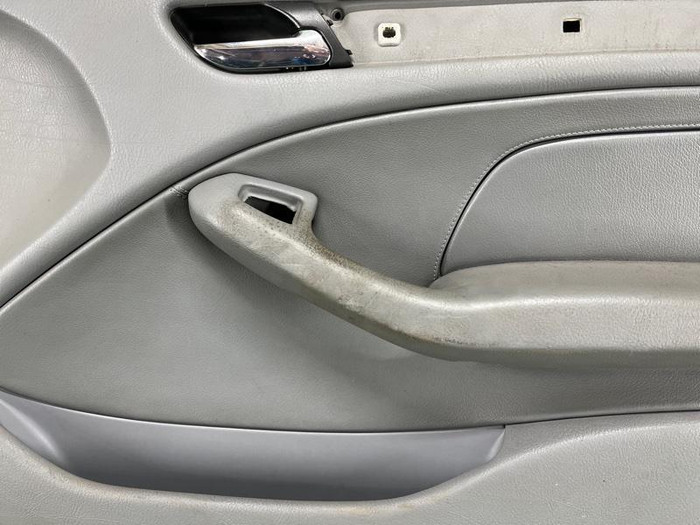 Обшивка двери передняя правая BMW 3er E46 (1998-2007)