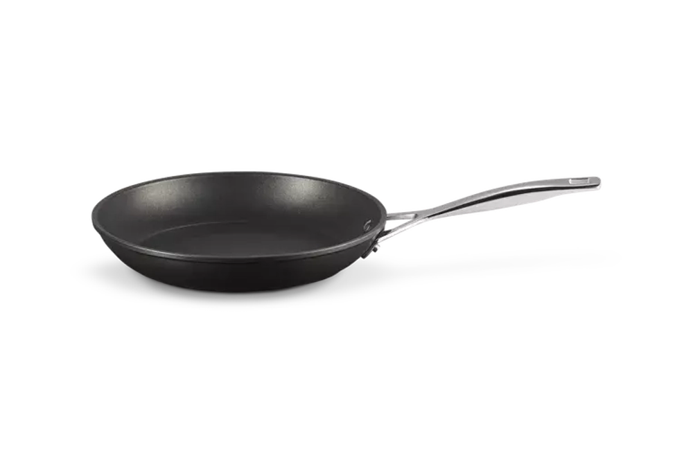 Le Creuset - Сковорода с антипригарным покрытием 26см. / артикул   51112260010001  / GTIN 630870281478