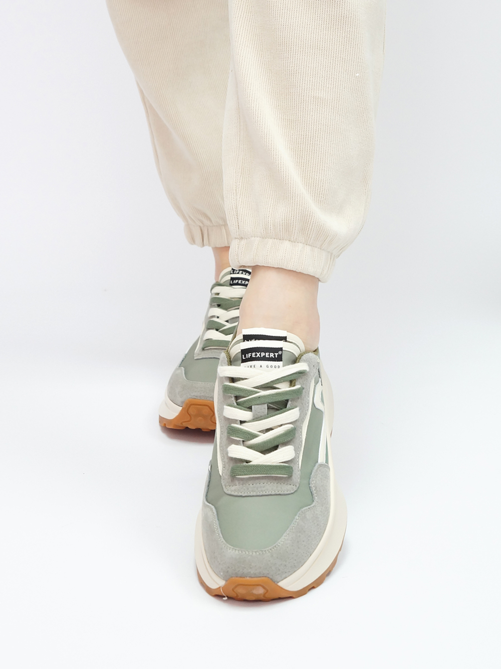 Кроссовки женские демисезонные