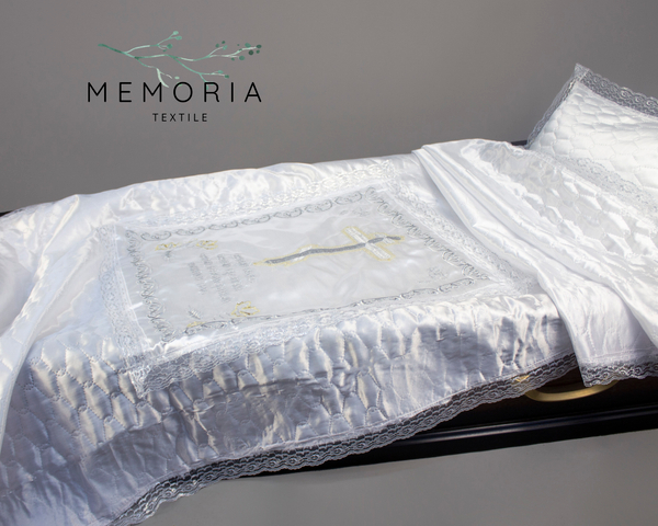 Комплект ритуальный с вышивкой "Крест в рамке с молитвой серебро" атлас-стеганка