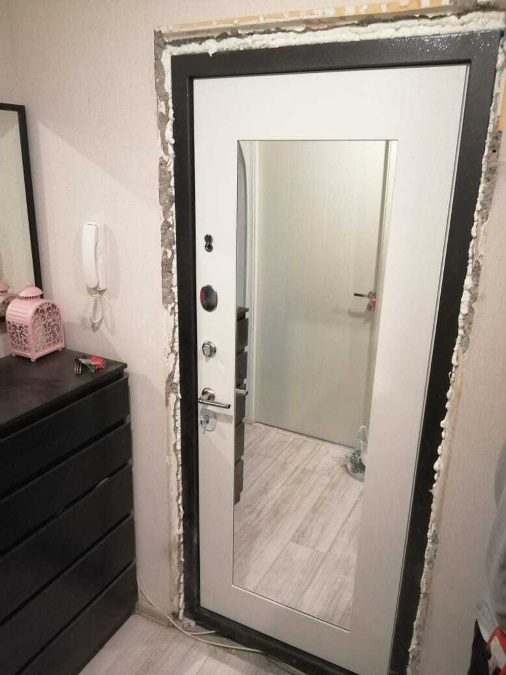 Дверь Входная Лабиринт Silver 18 С зеркалом Белое дерево