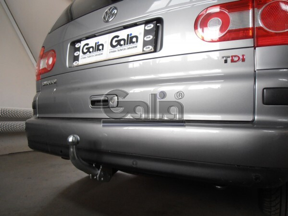 Фаркоп оцинкованный Galia F104A для Ford Galaxy 2000-2006, SEAT Alhambra 2000-2010, Volkswagen Sharan 2000-2010(паспорт и сертификат в комплекте)(без электрики)