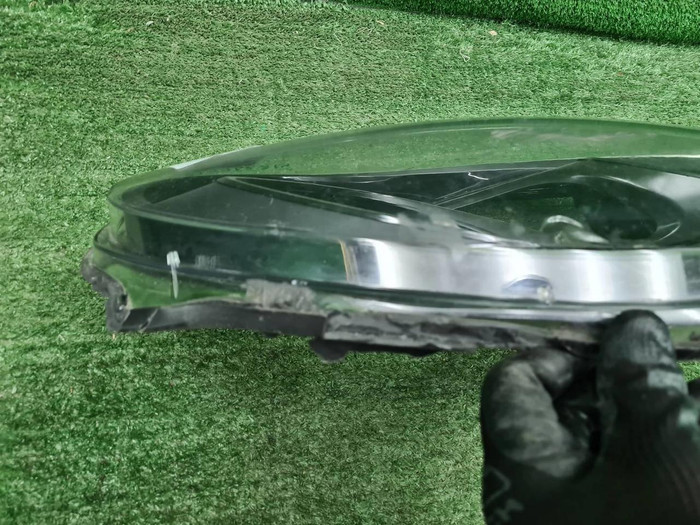 Стекло фары правое Porsche Macan 95b (2014-2018)