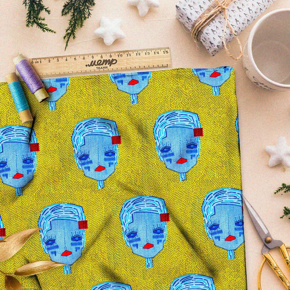 Ткань мембрана синие кукольные головы на жёлтом фоне