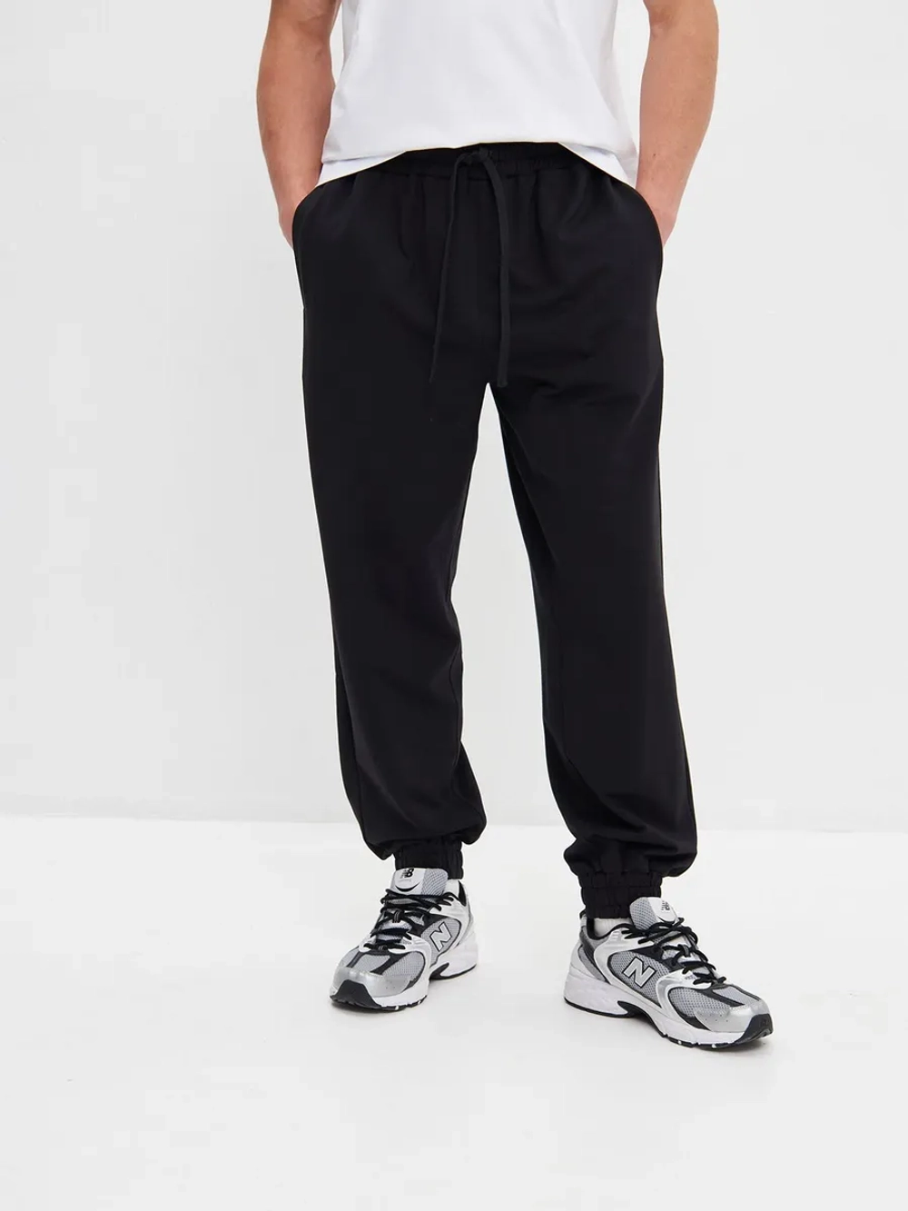 Брюки спортивные свободные с утяжкой на талии