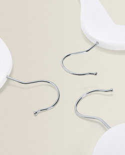 ZARA HOME ЛАКИРОВАННАЯ ДЕРЕВЯННАЯ ВЕШАЛКА (НАБОР ИЗ 3 ШТ.), БЕЛЫЙ