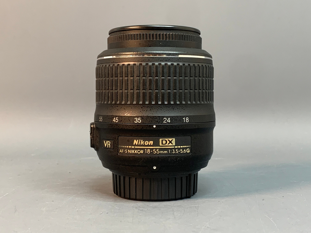 Nikon D5300 Kit 18-55mm 57.176 кадров
