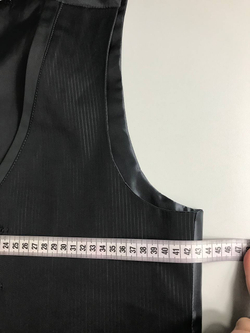 Жилетка Vincent классическая, визуально на 44 размер