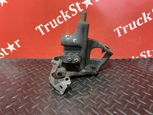 Кронштейн торсиона кабины левый