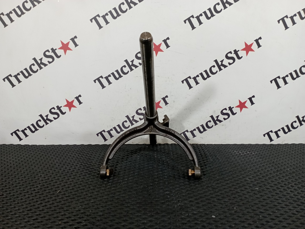 Вилка переключения передач