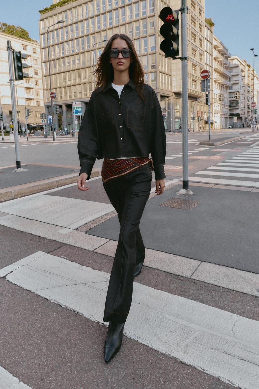 ZARA РУБАШКА ОВЕРСАЙЗ С КОНТРАСТНОЙ ОТДЕЛКОЙ, ЧЕРНЫЙ