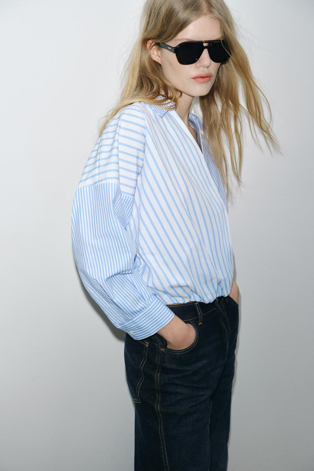 ZARA РУБАШКА ИЗ ПОПЛИНА В ПОЛОСКУ С ЭЛЕМЕНТАМИ ПЭЧВОРКА, СИНИЙ/БЕЛЫЙ