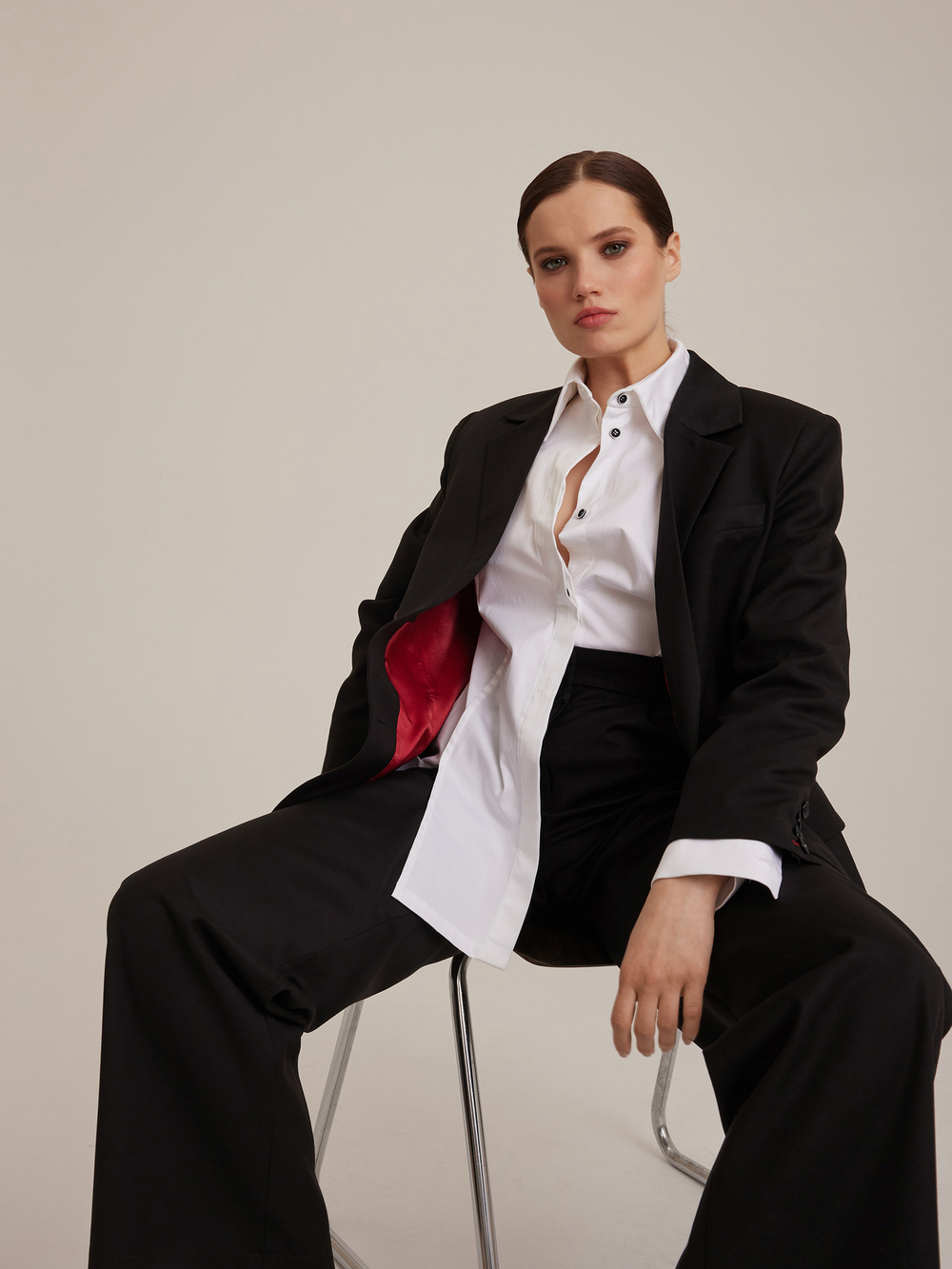 Рубашка с разрезами белая