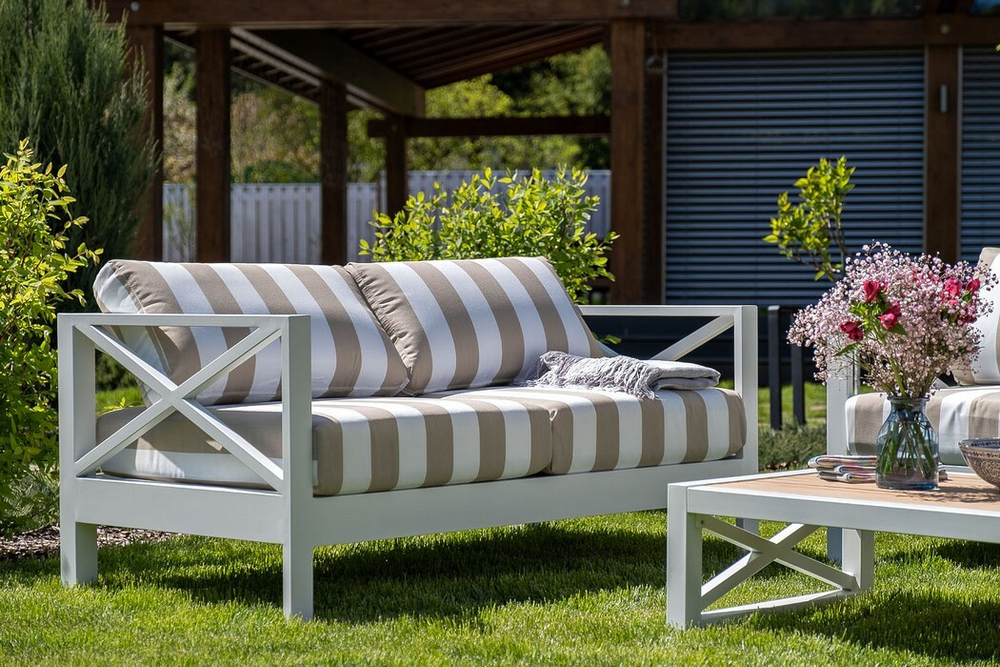 Кофейный стол из алюминия MIA