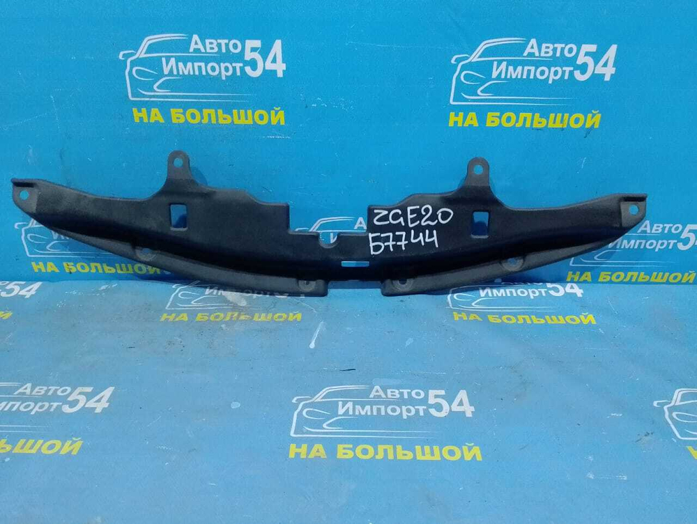Накладка на рамку радиатора TOYOTA WISH 2009-2017