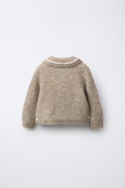 ZARA ВЯЗАНЫЙ КАРДИГАН С ВОЛАНОМ, СВЕТЛО-БЕЖЕВЫЙ