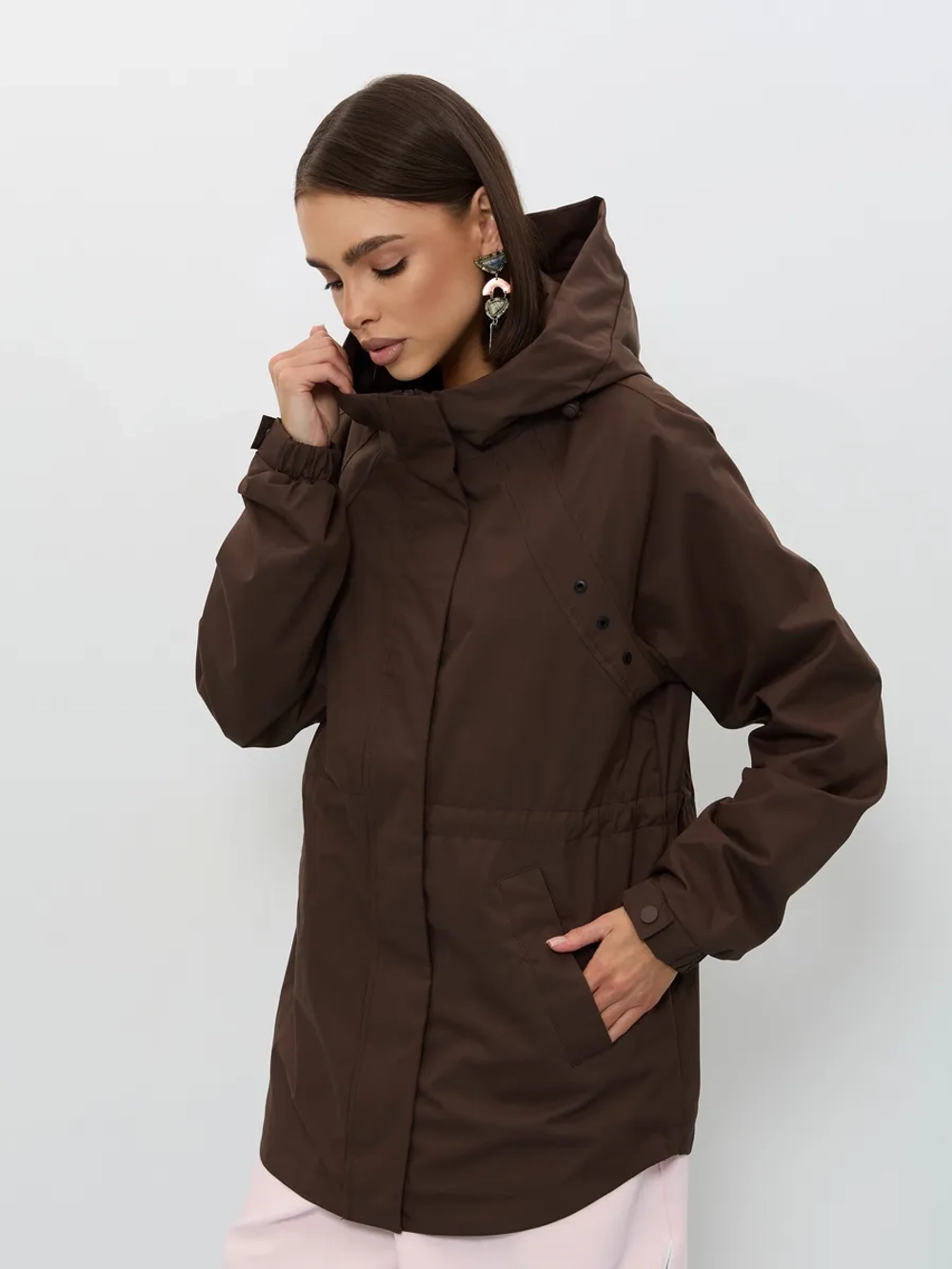 Ветровка с капюшоном удлиненная